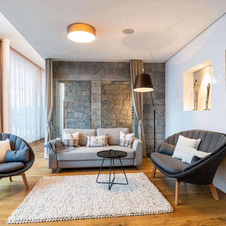 Luxus-Mountain-Suite Rocca Bella mit Dampfbad & saisonalem Aussen-Pool - Apartment mit 1 Schlafzimmer und Garten - 2