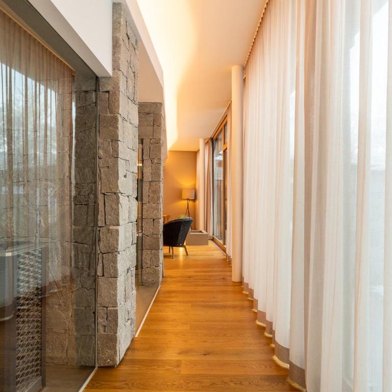 Luxus-Mountain-Suite Rocca Bella mit Dampfbad & saisonalem Aussen-Pool - Apartment mit 1 Schlafzimmer und Garten - 15