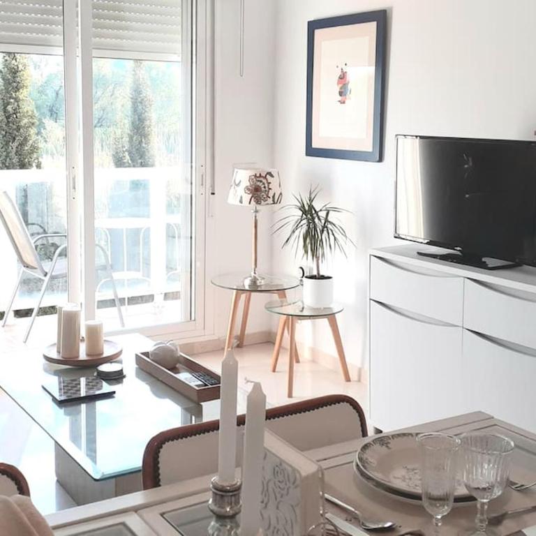 APARTAMENTO EN FUENGIROLA CON PARKING Y PISCINA. - One-Bedroom Apartment - 4