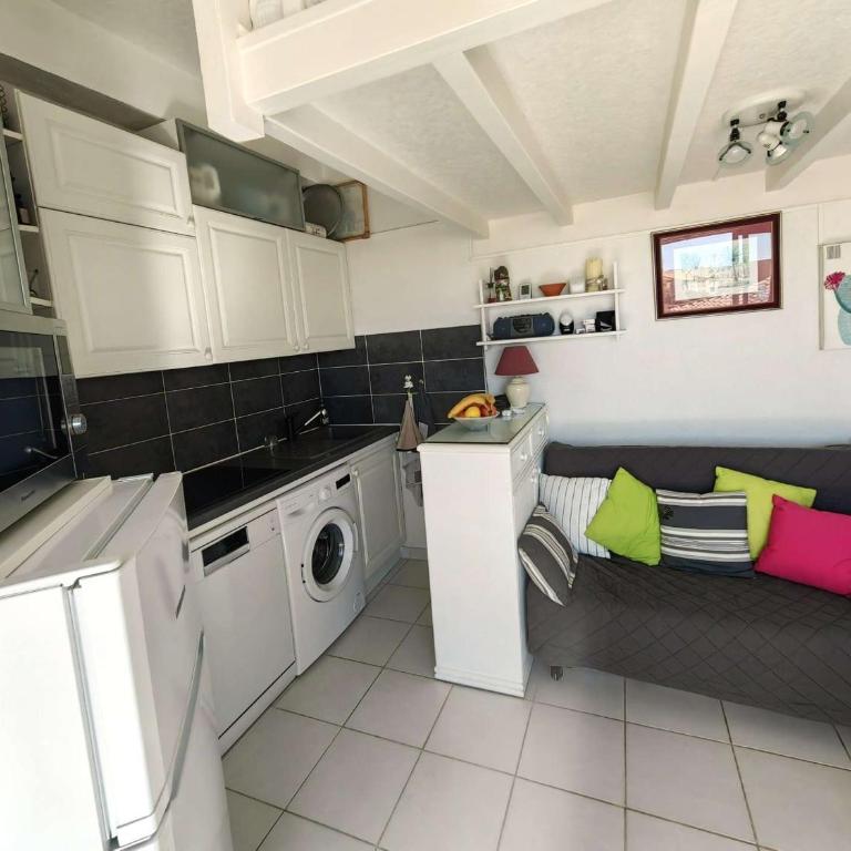 Splendide T2 climatisé à 50m de la plage avec piscine et parking - FR-1-607-97 - Appartement (5 Adultes) - 16
