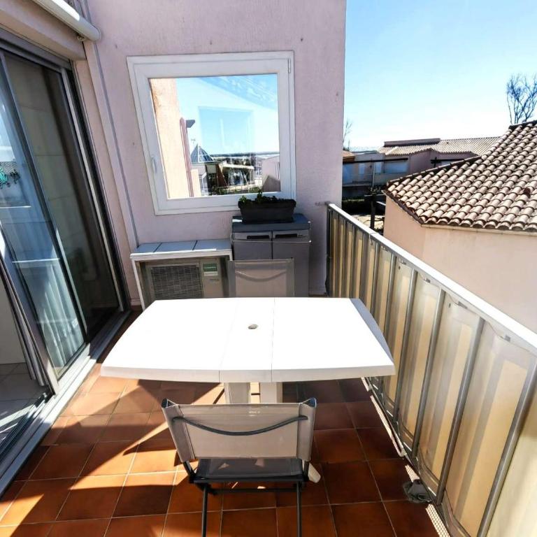Splendide T2 climatisé à 50m de la plage avec piscine et parking - FR-1-607-97 - Appartement (5 Adultes) - 24