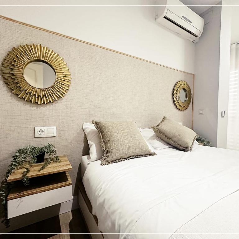 FIRA GRAN VIA II - Habitación Doble con baño privado externo - 4