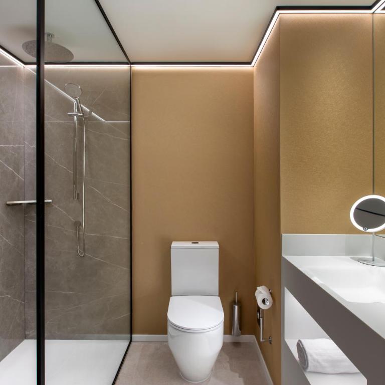 Labtwentytwo Barcelona, a Tribute Portfolio Hotel by Marriott - Standard Twin Room - 2
