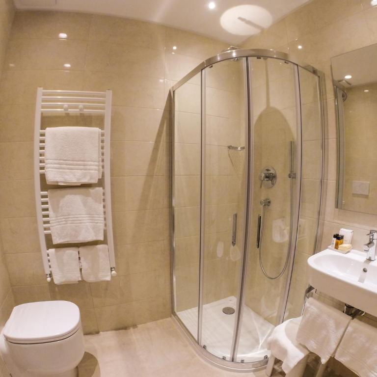 Hotel Universal - Camera Familiare Superior con Vista Mare - 6