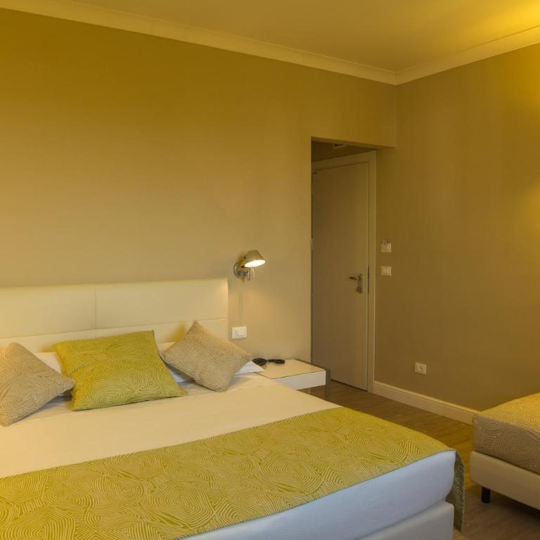 Hotel Universal - Camera Comfort Familiare - 4