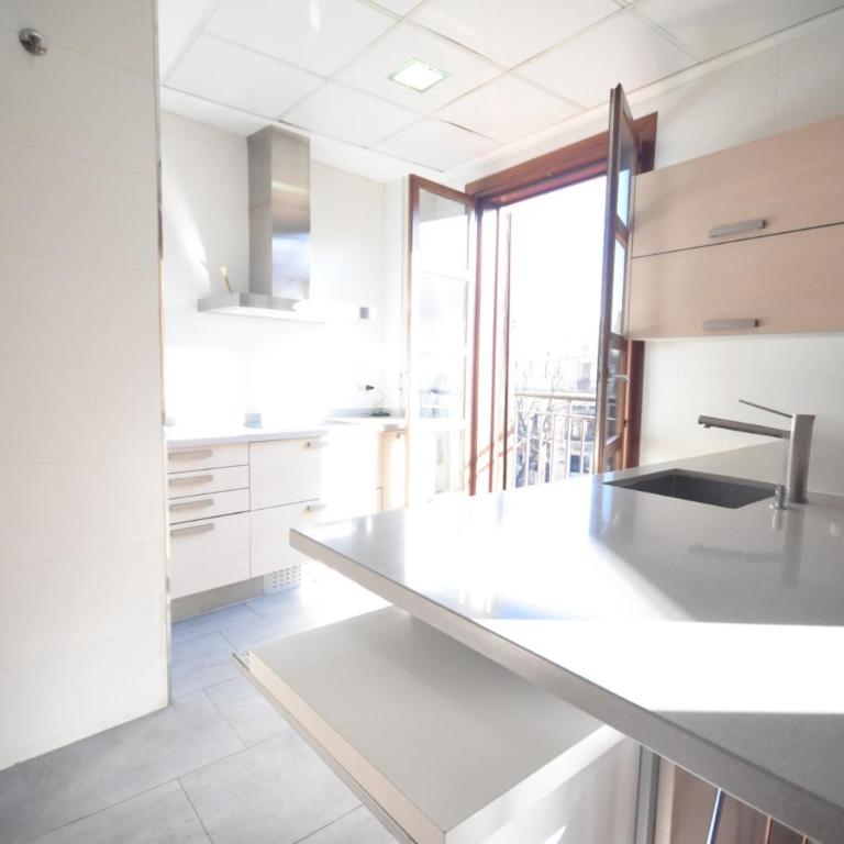 Bello Apartamento en la Plaza del Tossal - One-Bedroom Apartment with Balcony - 11