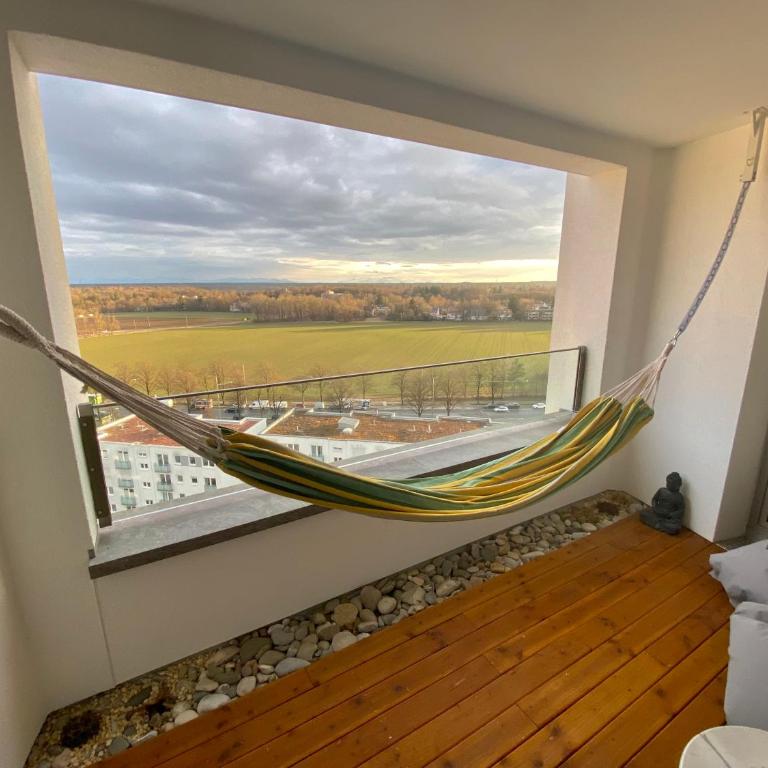 ALPEN-PANORAMA SUITE - Einzigartige Privatsuite hoch über München, 12tes OG, Alpenblick, Loggia, Whirlpool, 15 Minuten zum Zentrum, Ruhe und Erholung in der Stadt München für privat und geschäftlich Reisende - Doppelzimmer mit Bergblick - 20