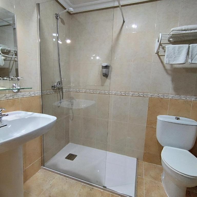 Hostal Madrid I - Twin Room - Interior - 5