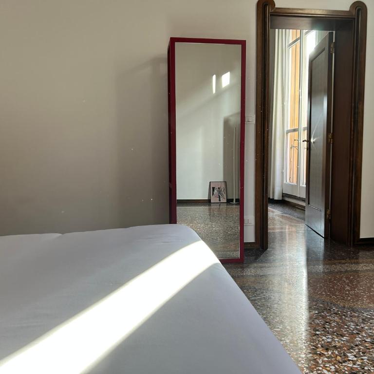 Frame Bologna - Superior King Room with External Private Bathroom - 7