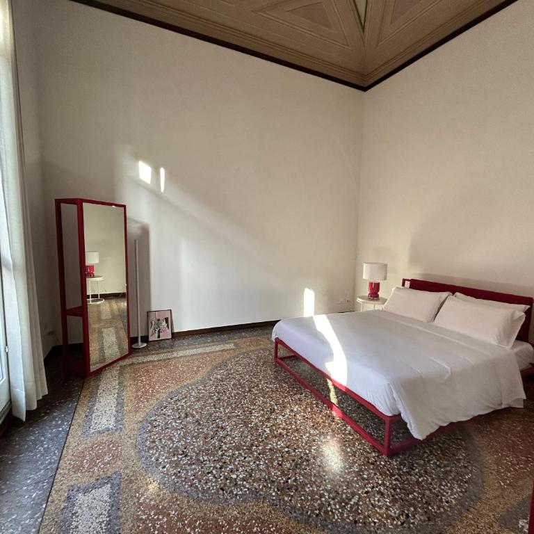 Frame Bologna - Superior King Room with External Private Bathroom - 2