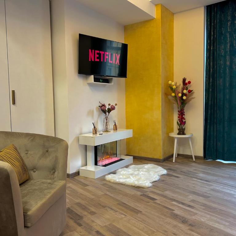 Suite Deluxe - Jacuzzi - Private Parking - One-Bedroom Apartment - 3