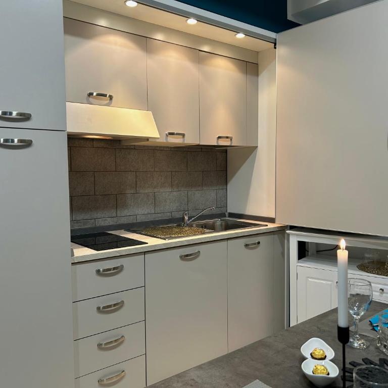 Suite Deluxe - Jacuzzi - Private Parking - One-Bedroom Apartment - 7