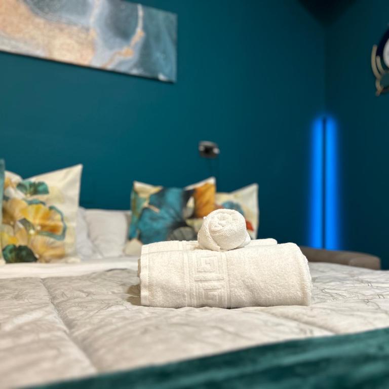 Suite Deluxe - Jacuzzi - Private Parking - One-Bedroom Apartment - 8