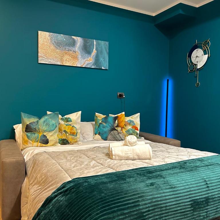 Suite Deluxe - Jacuzzi - Private Parking - One-Bedroom Apartment - 11