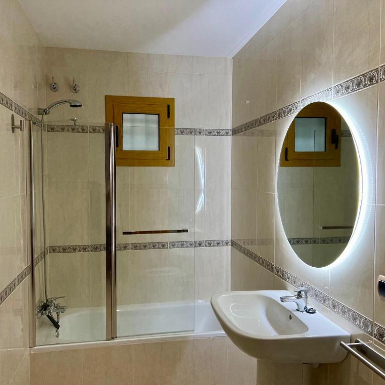 Casa Mas Cabañas con piscina infinita con playa - Villa - 32