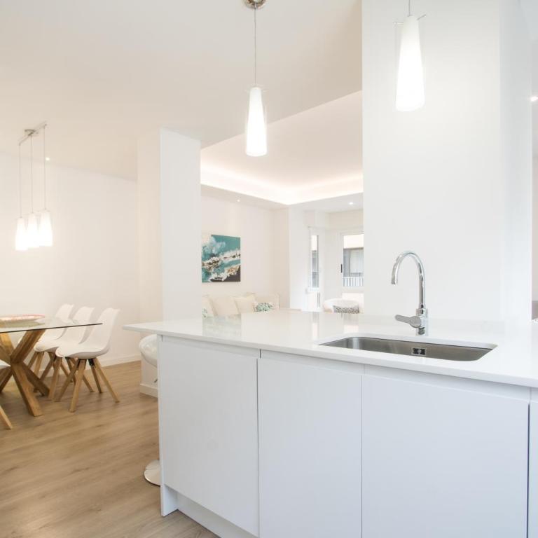 4 bedroom/3 baths w/ AC in near beach! - Apartment - 12