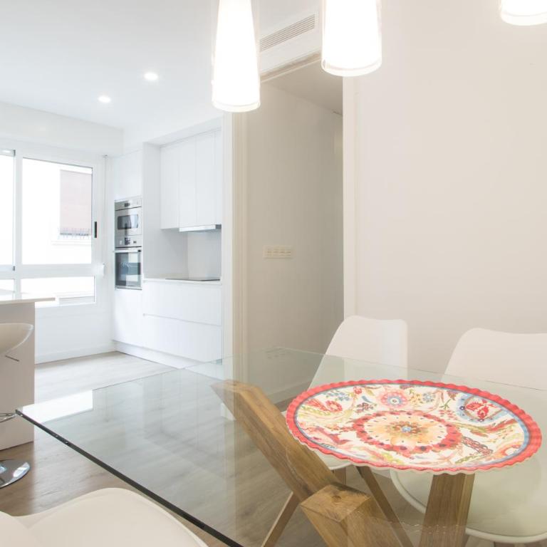 4 bedroom/3 baths w/ AC in near beach! - Apartment - 9