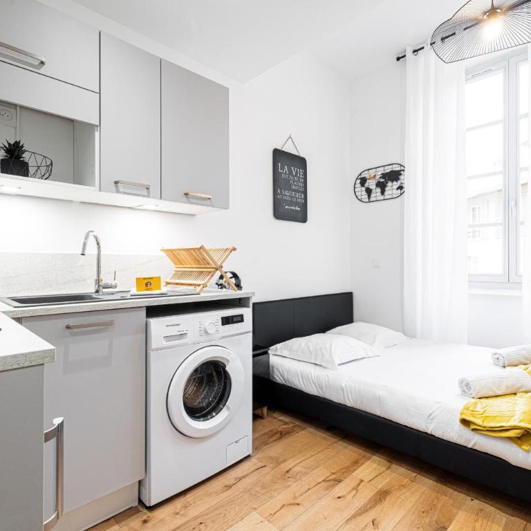 Charming City Center Studio 108 - Studio - 13