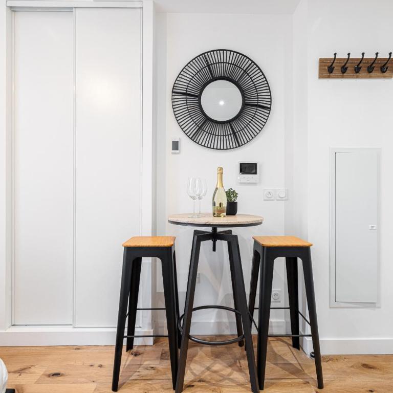 Charming City Center Studio 108 - Studio - 18