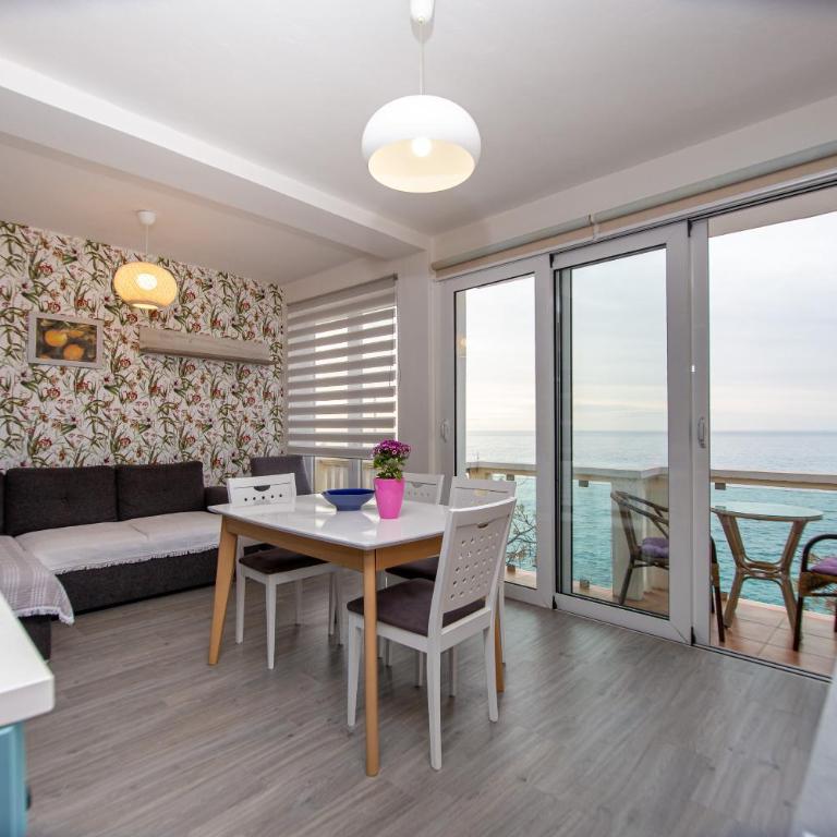 Apartments AriaSana-5m from the beach - Two-Bedroom Apartment - 5