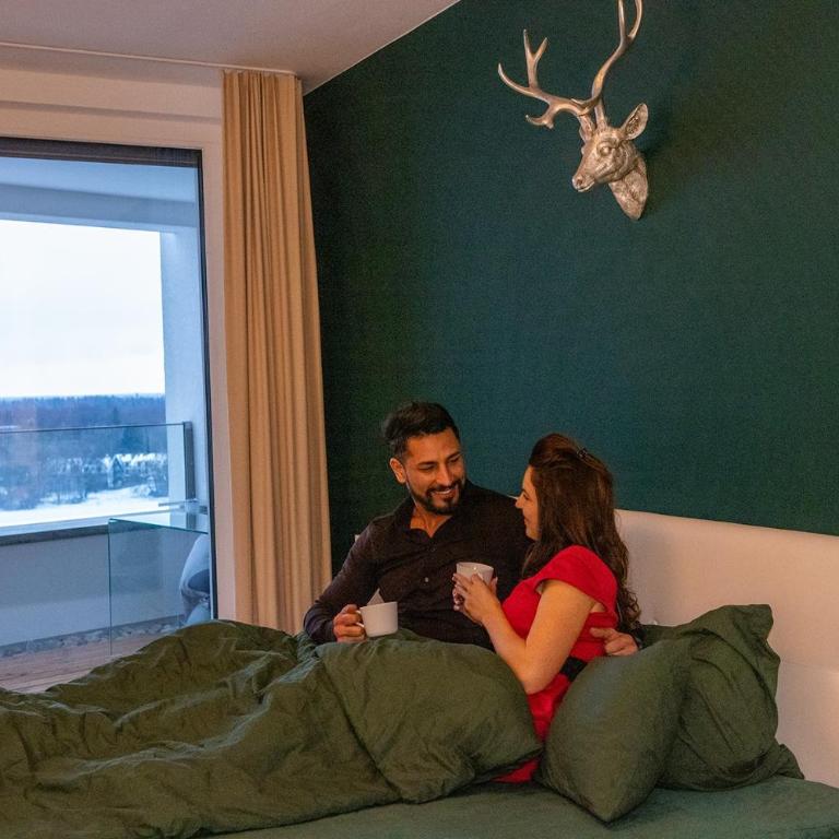 ALPEN-PANORAMA SUITE - Einzigartige Privatsuite hoch über München, 12tes OG, Alpenblick, Loggia, Whirlpool, 15 Minuten zum Zentrum, Ruhe und Erholung in der Stadt München für privat und geschäftlich Reisende - Doppelzimmer mit Bergblick - 22