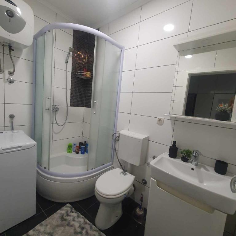 Galaxy Apartment near Old Brige - Two-Bedroom Apartment - 9