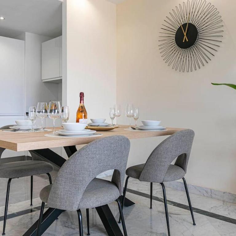 MARBELLA HOME RENTALS - Marina Banus, Puerto Banus, 2BR Spacious, parking & pool - Apartamento de 2 dormitorios - 16