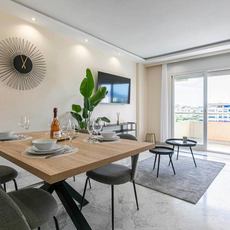 MARBELLA HOME RENTALS - Marina Banus, Puerto Banus, 2BR Spacious, parking & pool - Apartamento de 2 dormitorios - 22