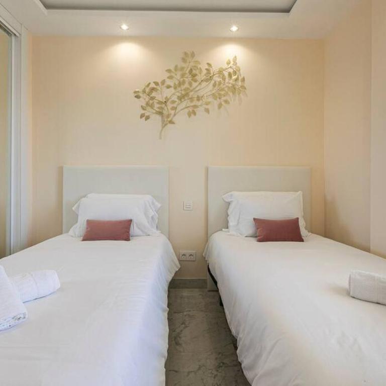 MARBELLA HOME RENTALS - Marina Banus, Puerto Banus, 2BR Spacious, parking & pool - Apartamento de 2 dormitorios - 34