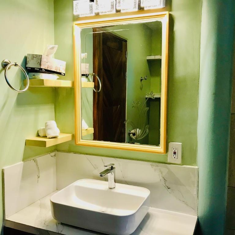 Puerto Vallarta Family Vacation Home, Beach Frontage - Apartamento - 56