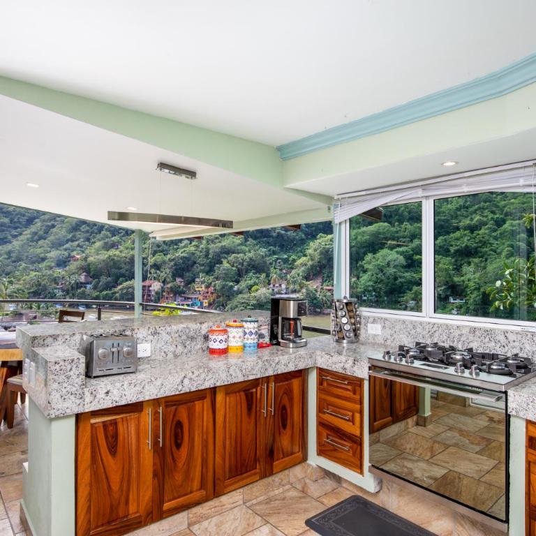 Puerto Vallarta Family Vacation Home, Beach Frontage - Apartamento - 71