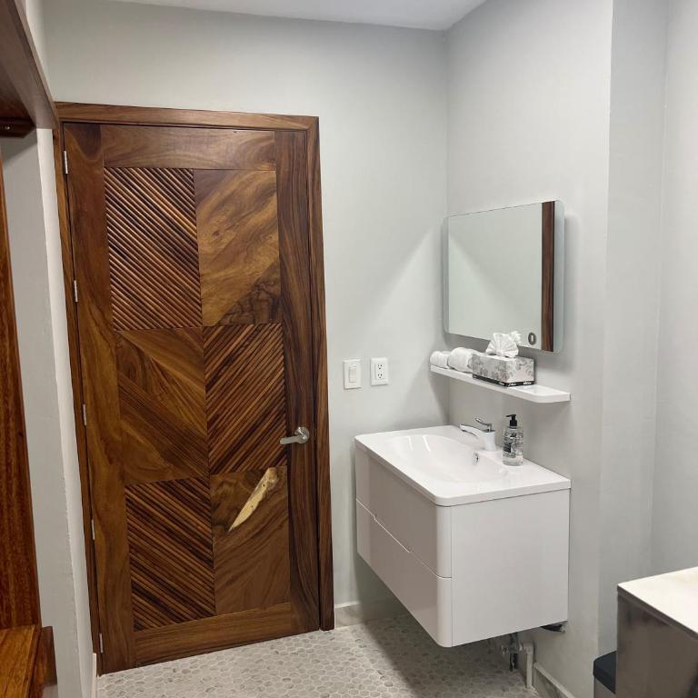 Puerto Vallarta Family Vacation Home, Beach Frontage - Apartamento - 6