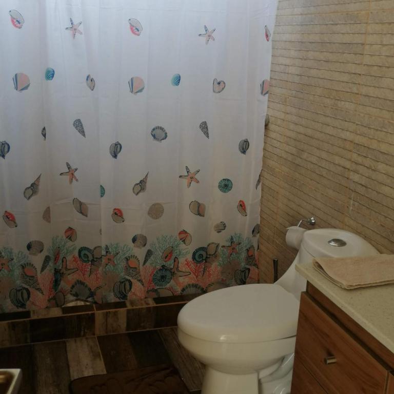 WANNAQUEROS SUITES - Three-Bedroom House - 3