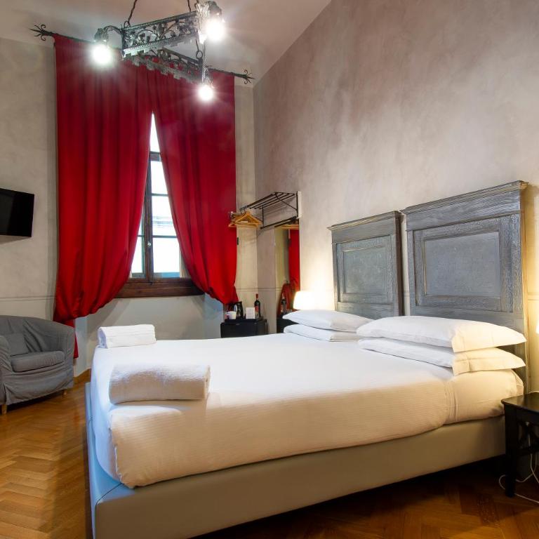 N4U Guest House Florence - Camera Matrimoniale/Doppia con Letti Singoli - 4
