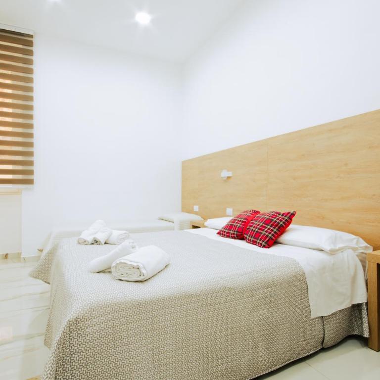 Light - Triple Room - 3
