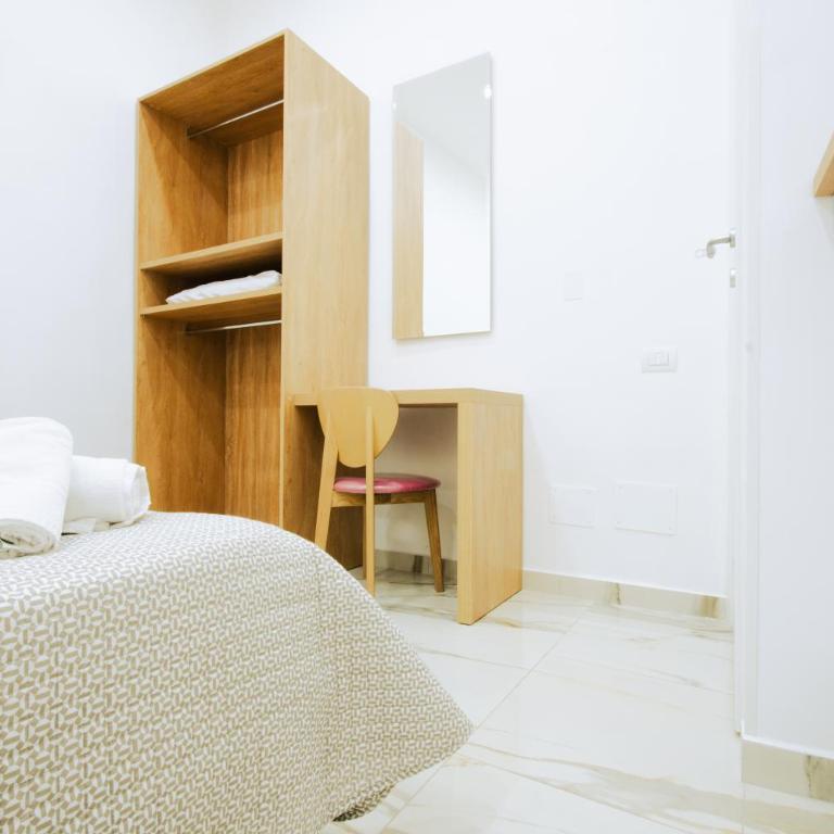 Light - Triple Room - 8