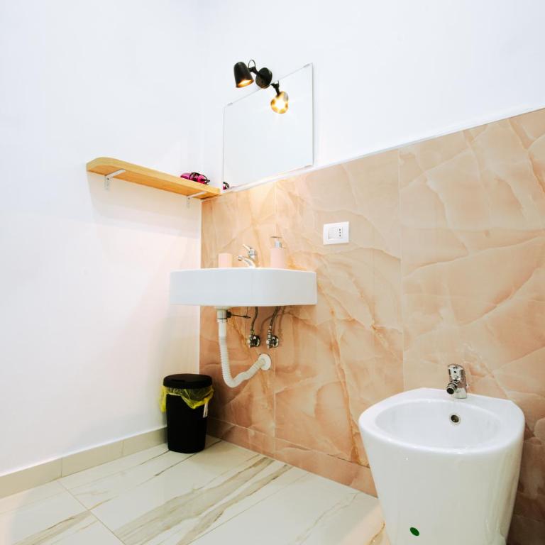 Light - Triple Room - 9