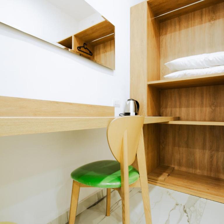 Light - Quadruple Room with Bathroom - 6