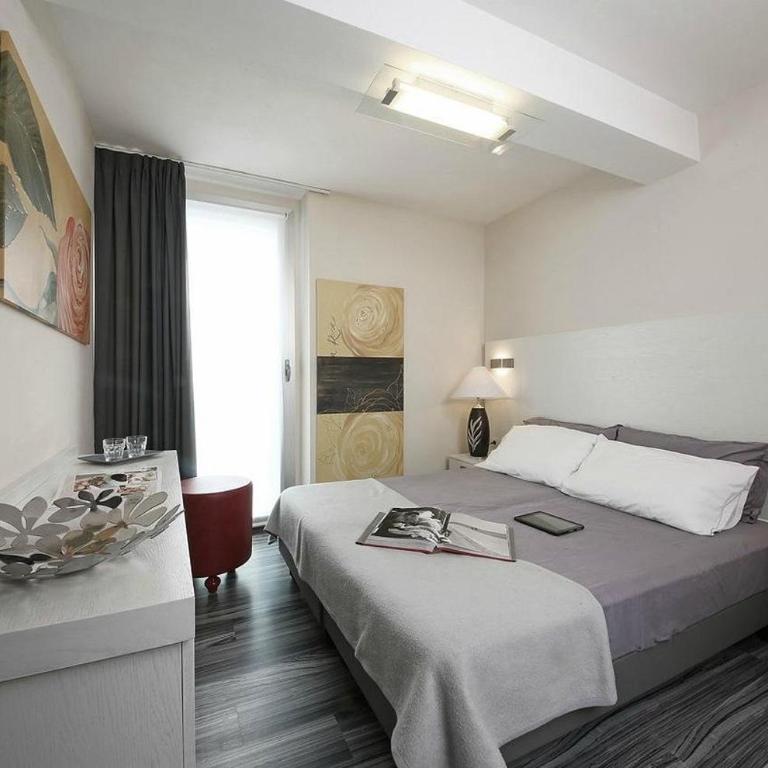 Happy Hotel Atelier Gardone Vittoriale - Camera Tripla Superior - 2