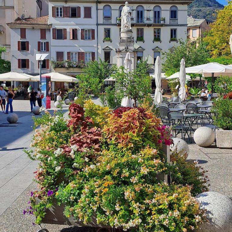 PortaTorre Suite, a Charming apartment in the Heart of Como, Free Private Parking, Air Conditioning - Appartamento Loft con 1 Camera da Letto - 50