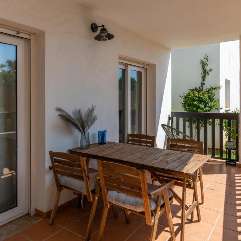 Cozy beachfront 2BR with Terrace, Pool and Garage - Apartamento de 2 dormitorios - 2