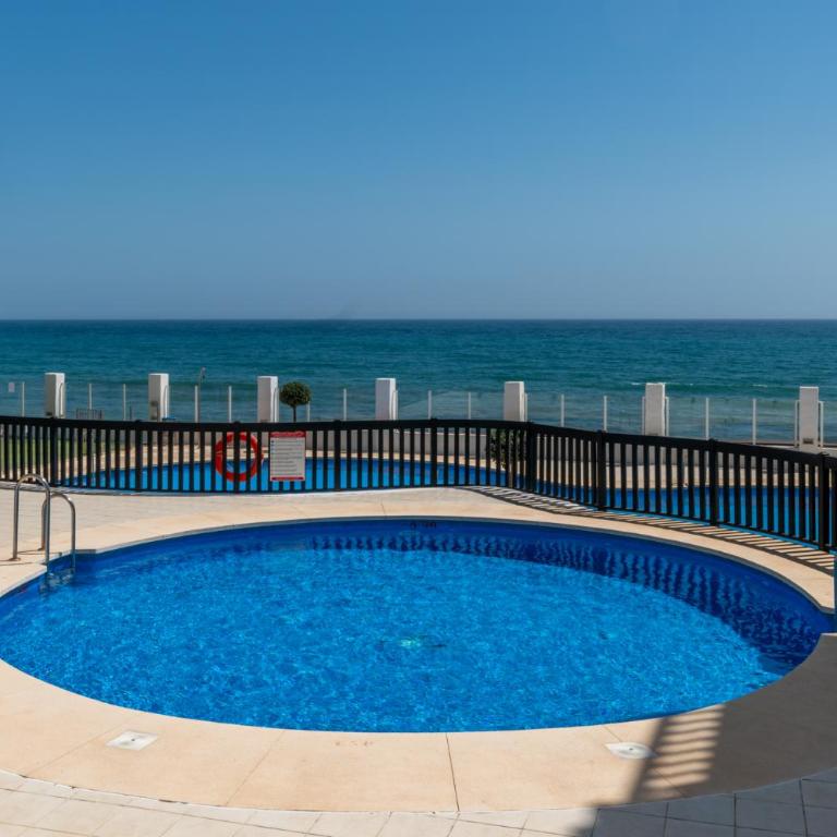 Cozy beachfront 2BR with Terrace, Pool and Garage - Apartamento de 2 dormitorios - 31