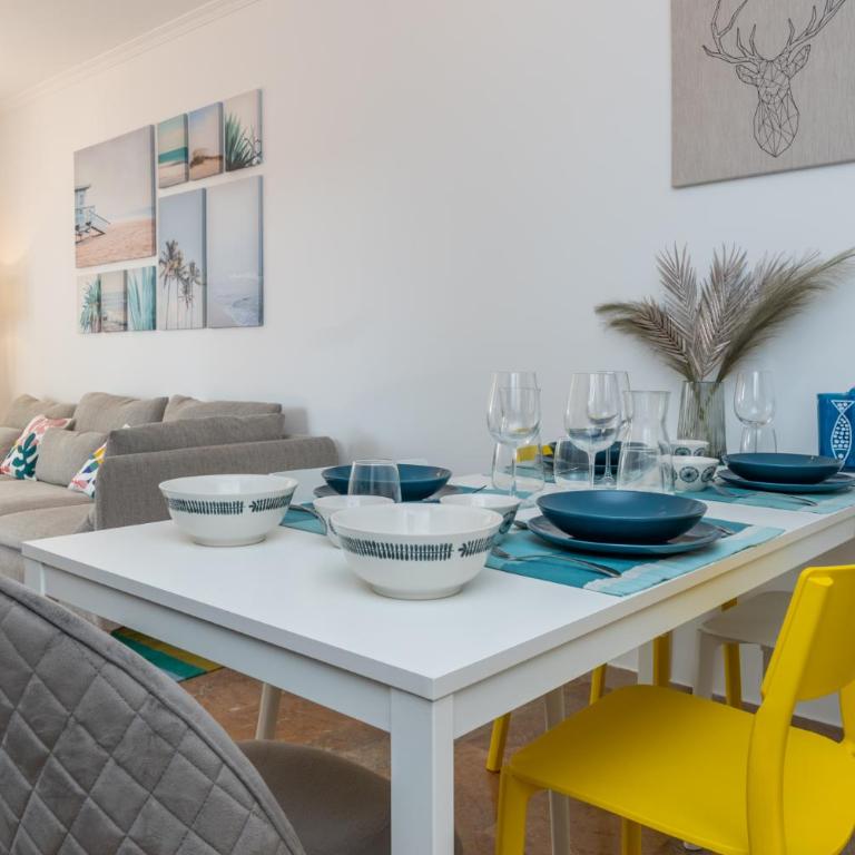 Cozy beachfront 2BR with Terrace, Pool and Garage - Apartamento de 2 dormitorios - 8