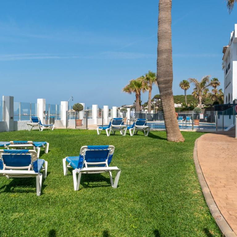Cozy beachfront 2BR with Terrace, Pool and Garage - Apartamento de 2 dormitorios - 4