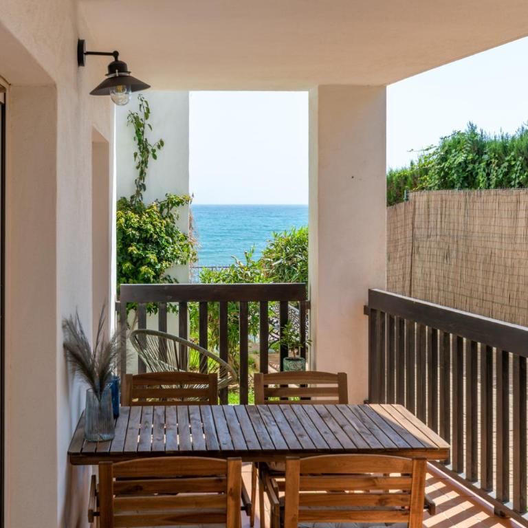 Cozy beachfront 2BR with Terrace, Pool and Garage - Apartamento de 2 dormitorios - 11