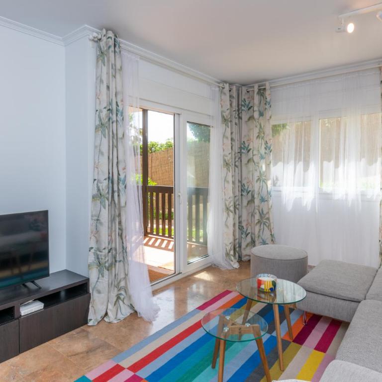 Cozy beachfront 2BR with Terrace, Pool and Garage - Apartamento de 2 dormitorios - 10