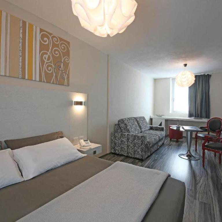 Happy Hotel Atelier Gardone Vittoriale - Junior Suite Familiare - 3
