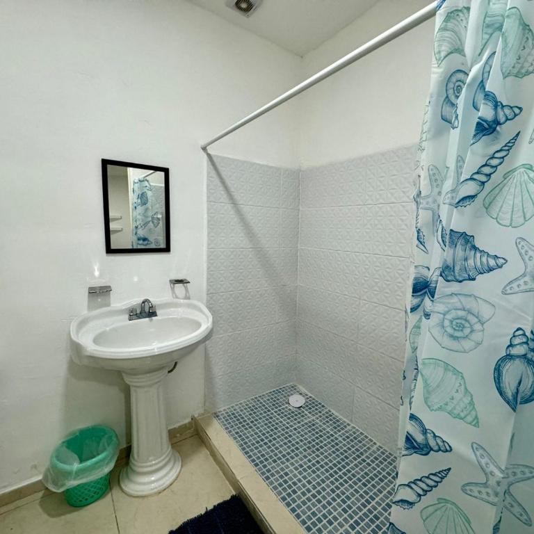 Isla Venados Habitaciones Vacacionales - Habitación Cuádruple con baño privado - 4