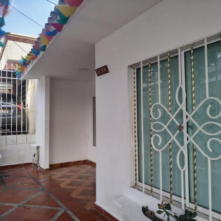 Habitación Amplia cerca al Éxito de la Cra 27 - Habitación Doble con baño compartido - 7