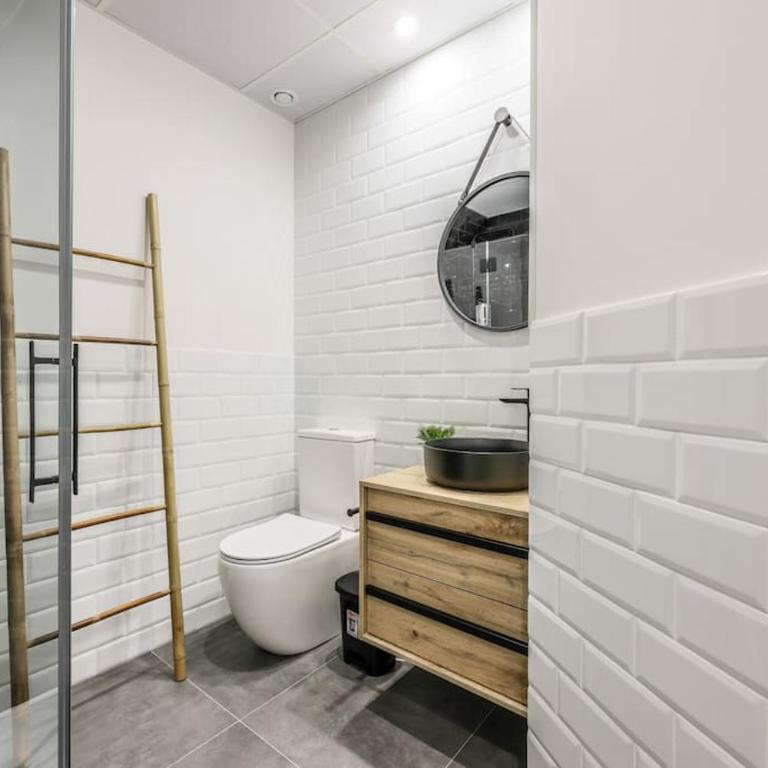 Luxe apartments Madrid Rio by RentitUP - One-Bedroom Apartment - 10